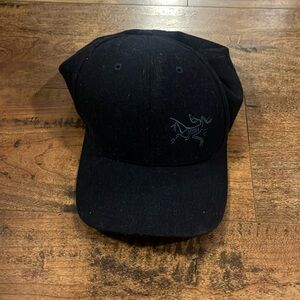 Arcteryx men’s hat size large / XL